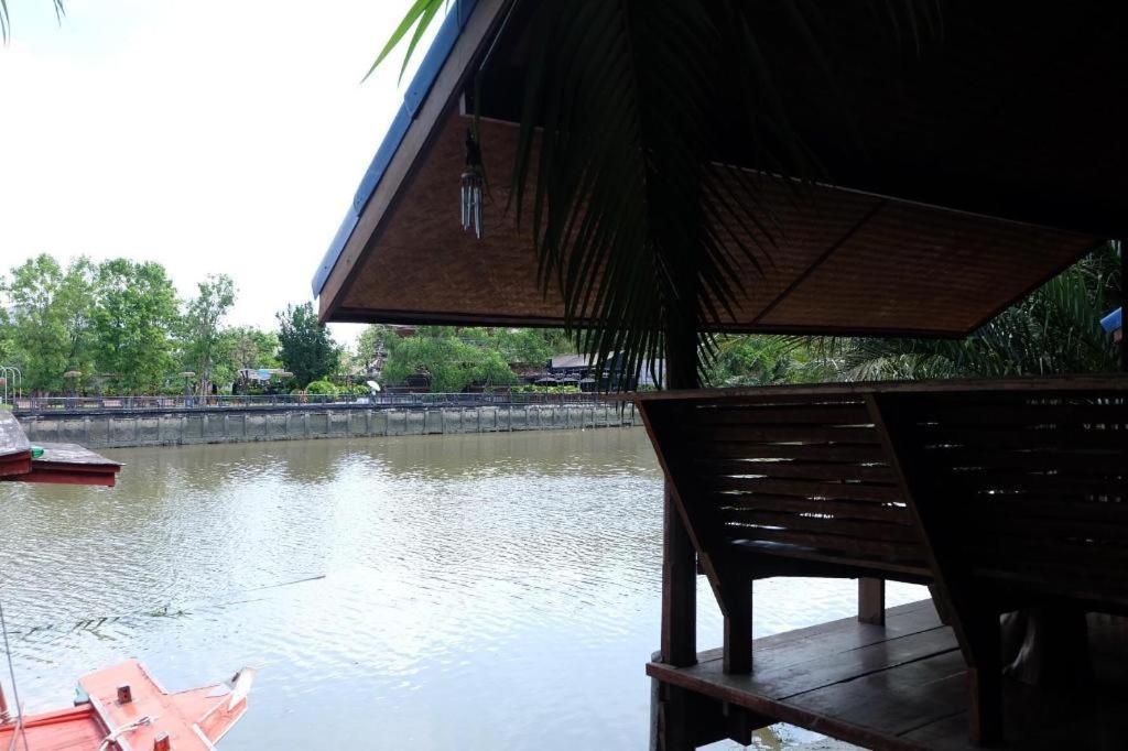 Ruennamyen Resort Amphawa Samut Songkhram Exterior photo