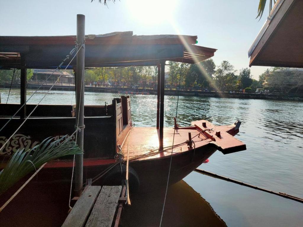 Ruennamyen Resort Amphawa Samut Songkhram Exterior photo