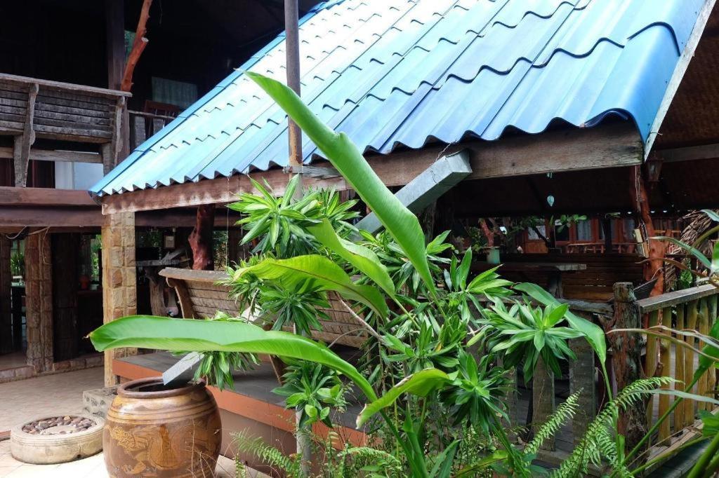 Ruennamyen Resort Amphawa Samut Songkhram Exterior photo
