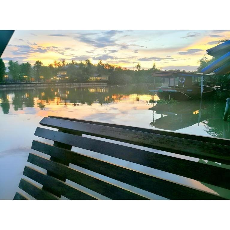Ruennamyen Resort Amphawa Samut Songkhram Exterior photo